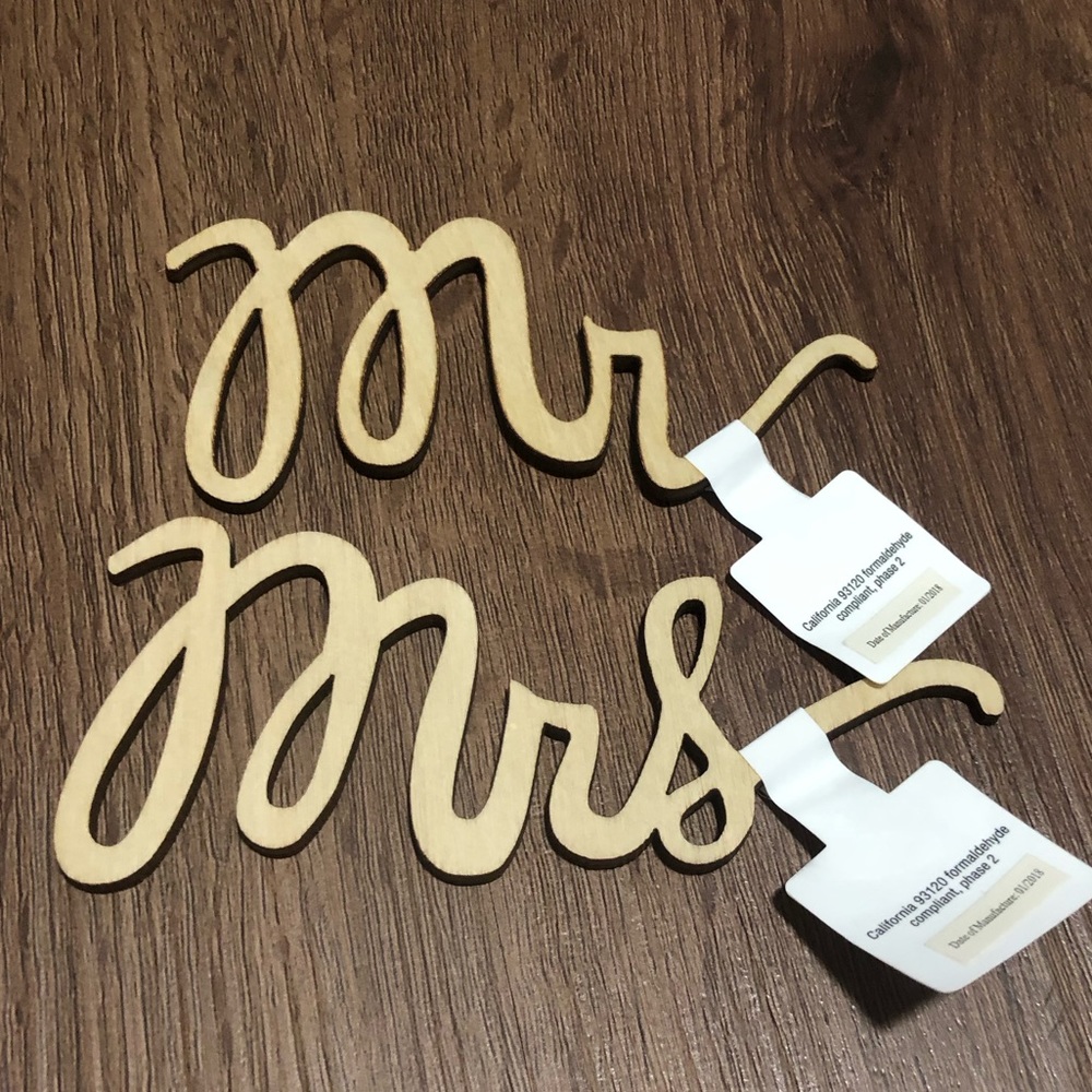 Wedding decor, small wooden Mr. / Mrs.
